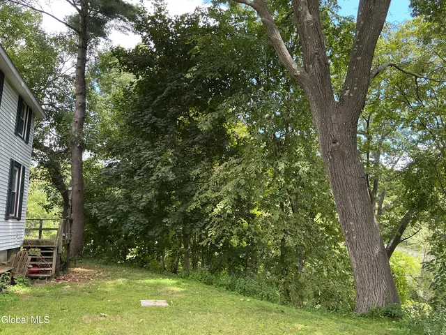 $750,000 | 36 The Concourse, Bethlehem, NY 12203