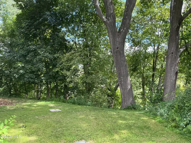 $750,000 | 36 The Concourse, Bethlehem, NY 12203