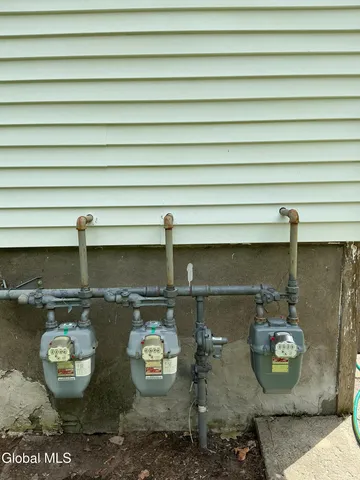 $750,000 | 36 The Concourse, Bethlehem, NY 12203