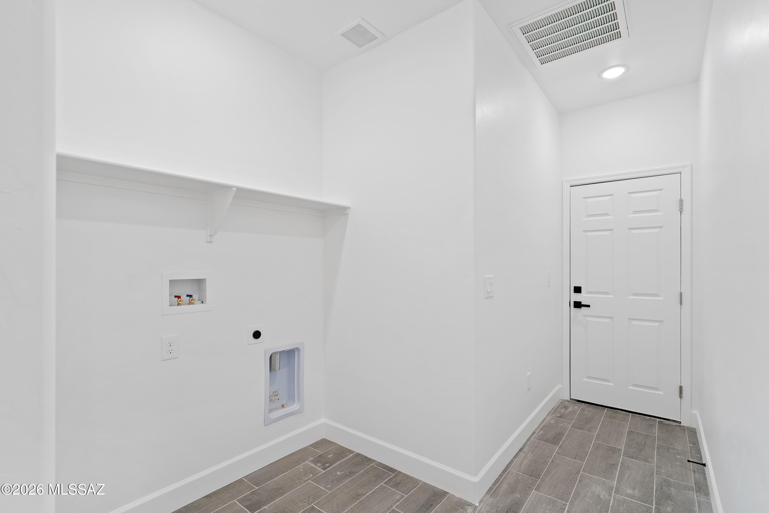 998 Alegre Corte Rio Rico, AZ 85648 - Photo 30 of 49 2 Interiors-23