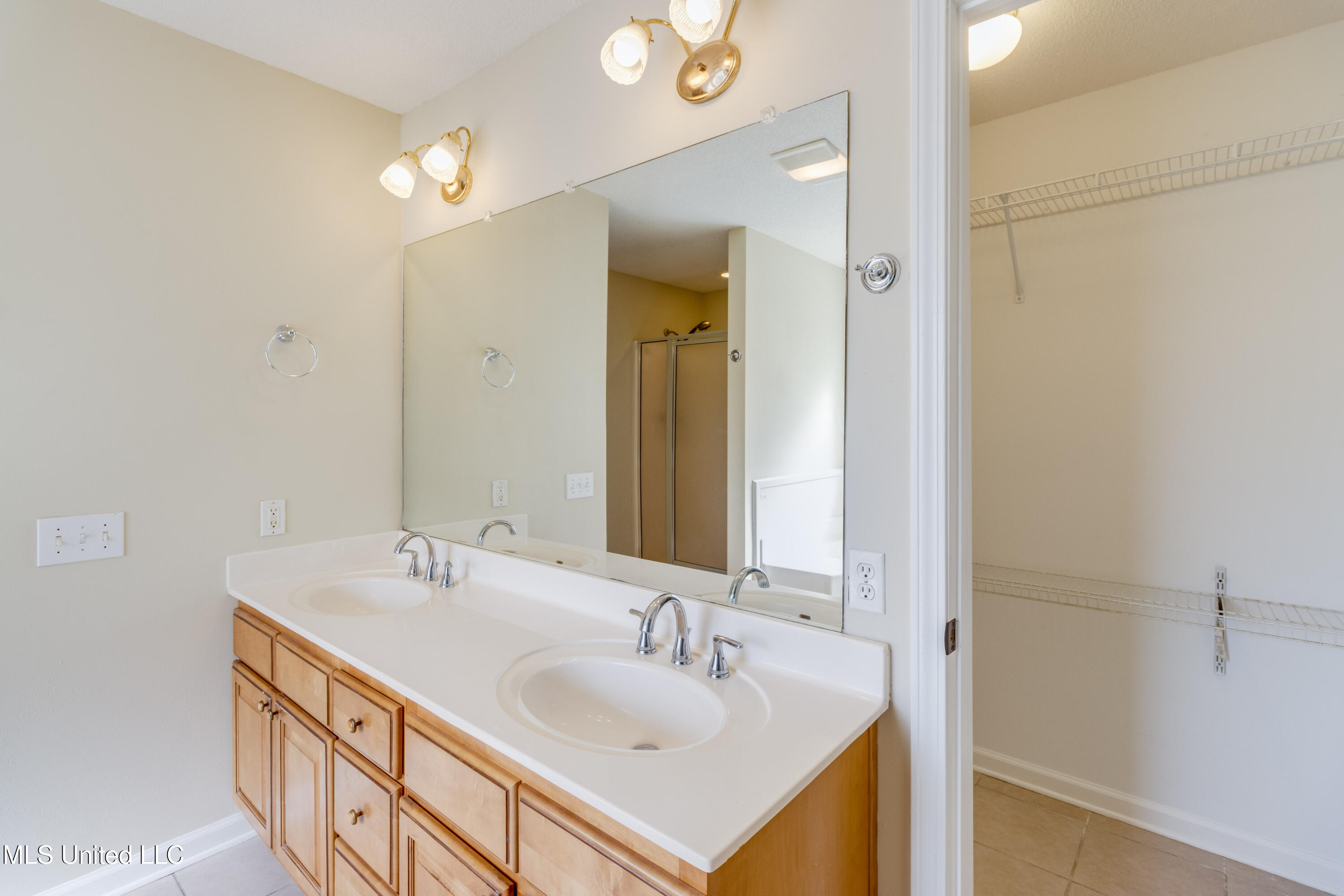 7322 Analii Street Diamondhead, MS 39525 - Photo 18 of 27 Primary Bath-2nd Walk In Closet