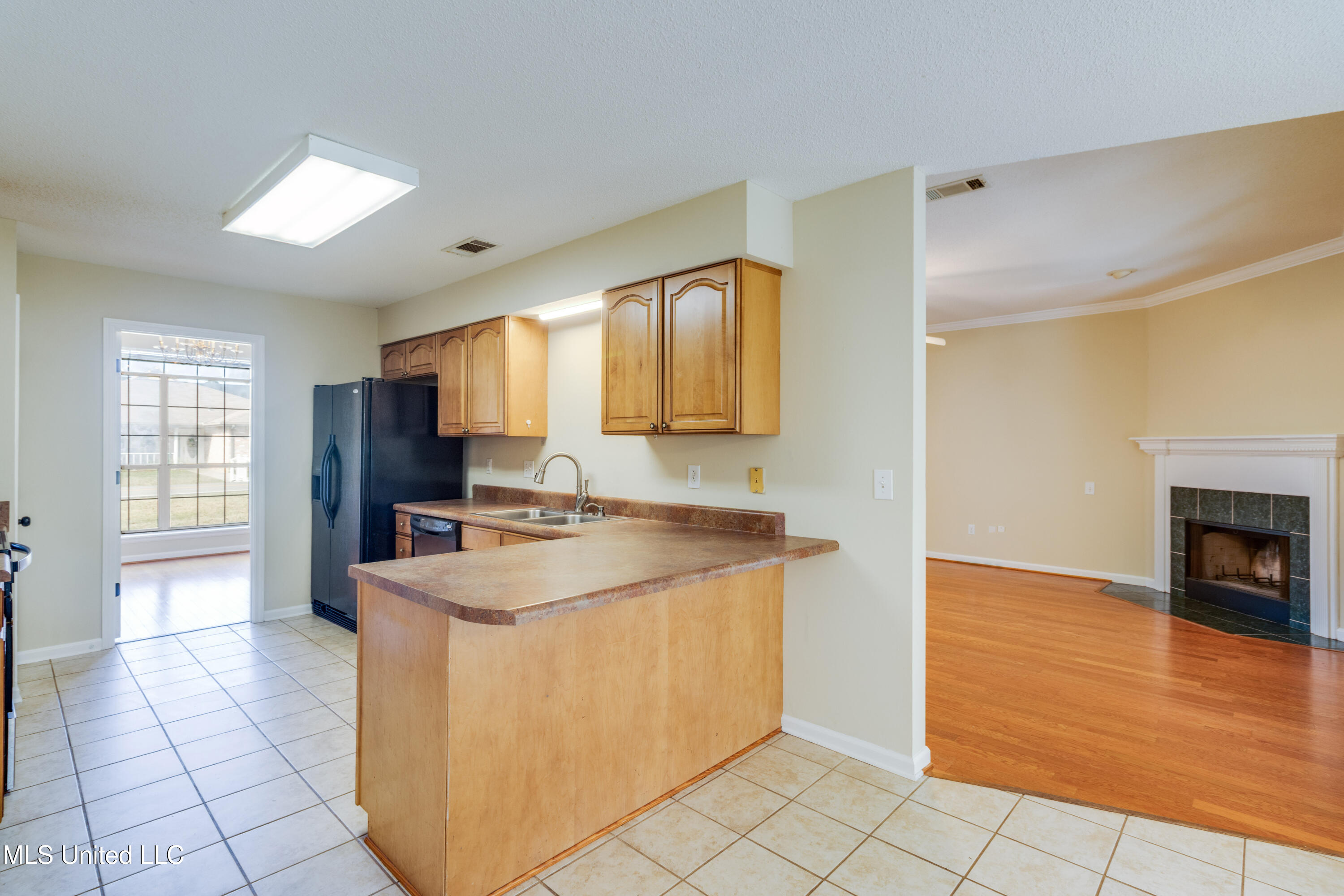 7322 Analii Street Diamondhead, MS 39525 - Photo 7 of 27 Kitchen