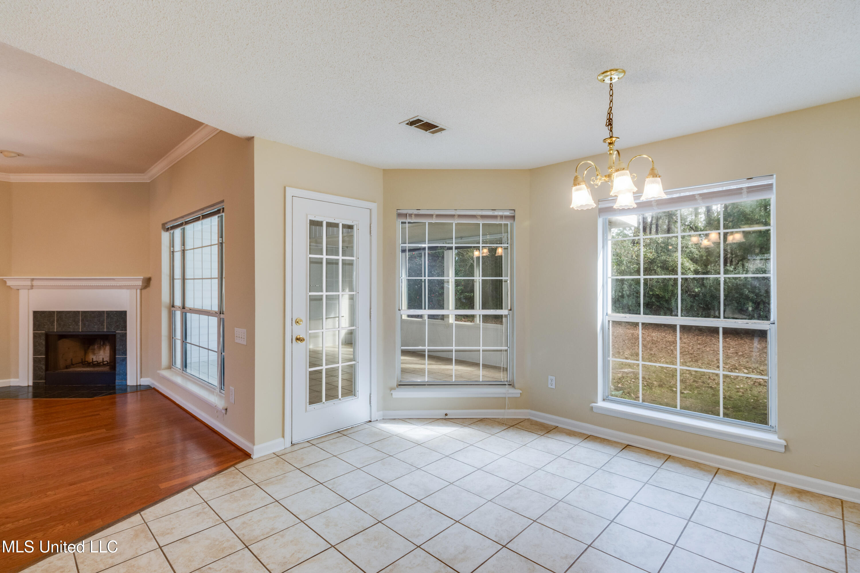 7322 Analii Street Diamondhead, MS 39525 - Photo 9 of 27 Kitchen Nook