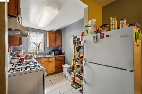 $699,000 | 1820 International Boulevard, Oakland, CA 94606