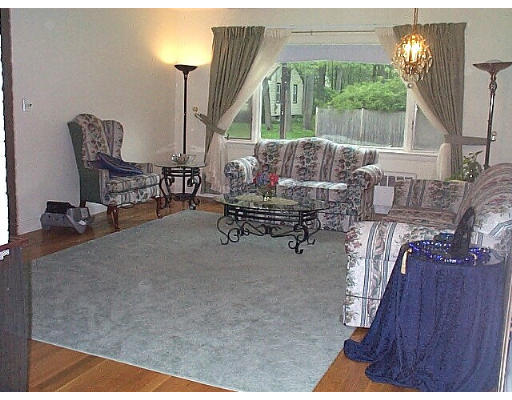 23 Francis Road Sharon, MA 02067 - Photo 2 of 6 Gallery Image 2
