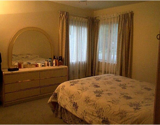 23 Francis Road Sharon, MA 02067 - Photo 5 of 6 Gallery Image 5