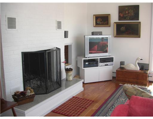 33 Lighthouse Point Road Prospect Harbor, ME 04669 - Photo 13 of 17 Living Room.