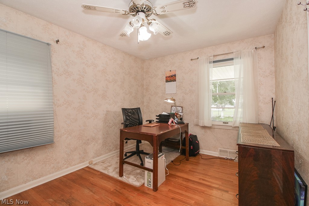 995 South Green Road Cleveland, OH 44121 - Photo 13 of 26