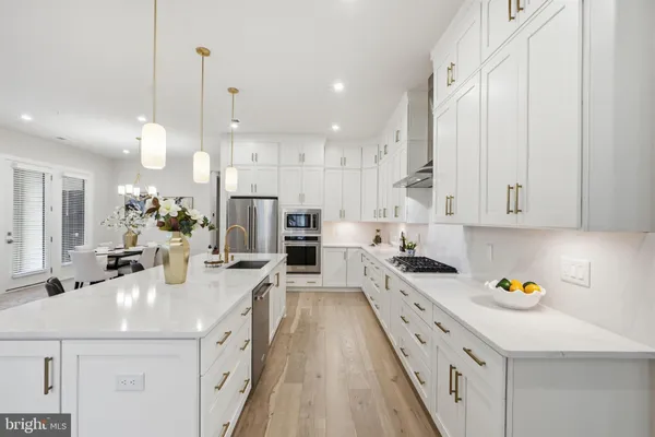 $914,999 | 22171 Springside Terrace, Unit 300, Ashburn, VA 20148