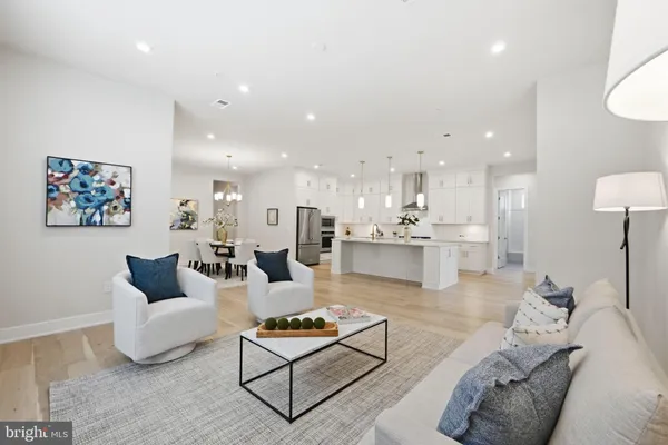 $914,999 | 22171 Springside Terrace, Unit 300, Ashburn, VA 20148