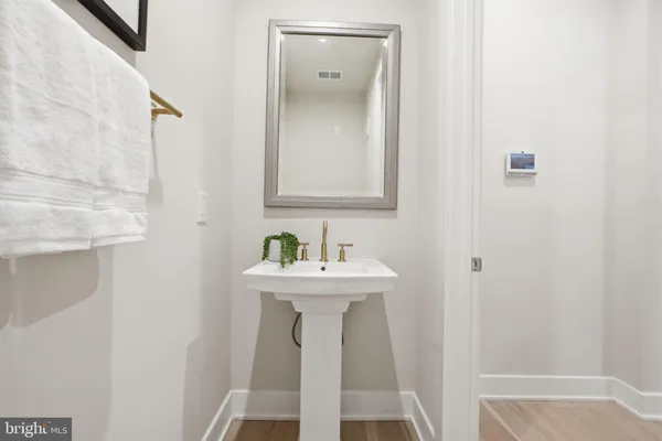 $914,999 | 22171 Springside Terrace, Unit 300, Ashburn, VA 20148