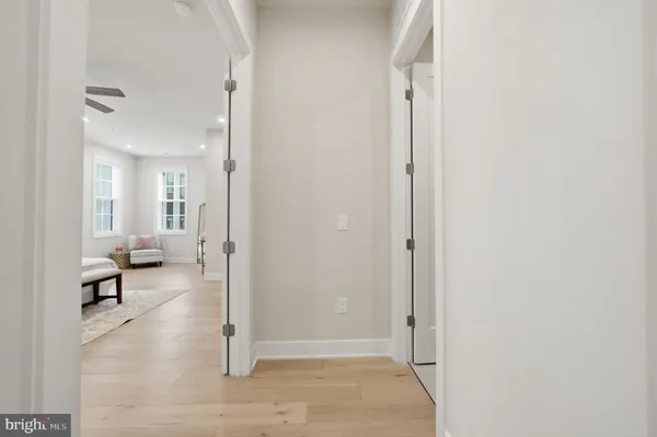 $914,999 | 22171 Springside Terrace, Unit 300, Ashburn, VA 20148