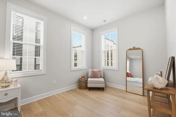 $914,999 | 22171 Springside Terrace, Unit 300, Ashburn, VA 20148