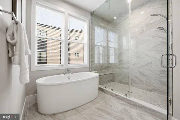 $914,999 | 22171 Springside Terrace, Unit 300, Ashburn, VA 20148
