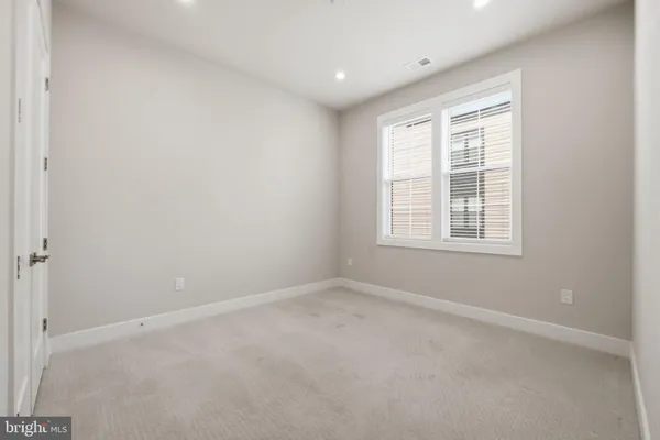 $914,999 | 22171 Springside Terrace, Unit 300, Ashburn, VA 20148