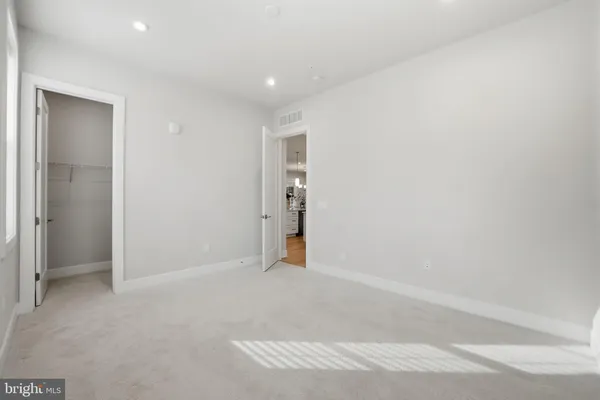 $914,999 | 22171 Springside Terrace, Unit 300, Ashburn, VA 20148