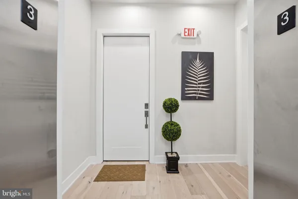 $914,999 | 22171 Springside Terrace, Unit 300, Ashburn, VA 20148