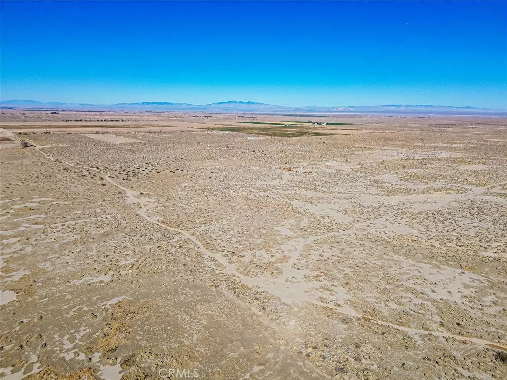 125 Lancaster Street East Lancaster, CA 93535 - Photo 17 of 43 a view of an ocean