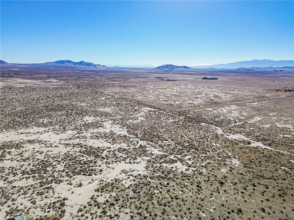 125 Lancaster Street East Lancaster, CA 93535 - Photo 6 of 43