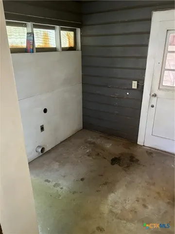 $1,200 | 1805 East Guadalupe Street, Victoria, TX 77901