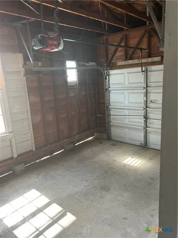 $1,200 | 1805 East Guadalupe Street, Victoria, TX 77901