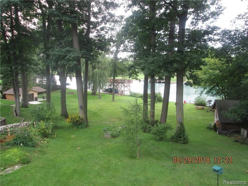 3245 Riverside Drive Port Huron, MI 48060 - Photo 7 of 32 IMG_4671.JPG