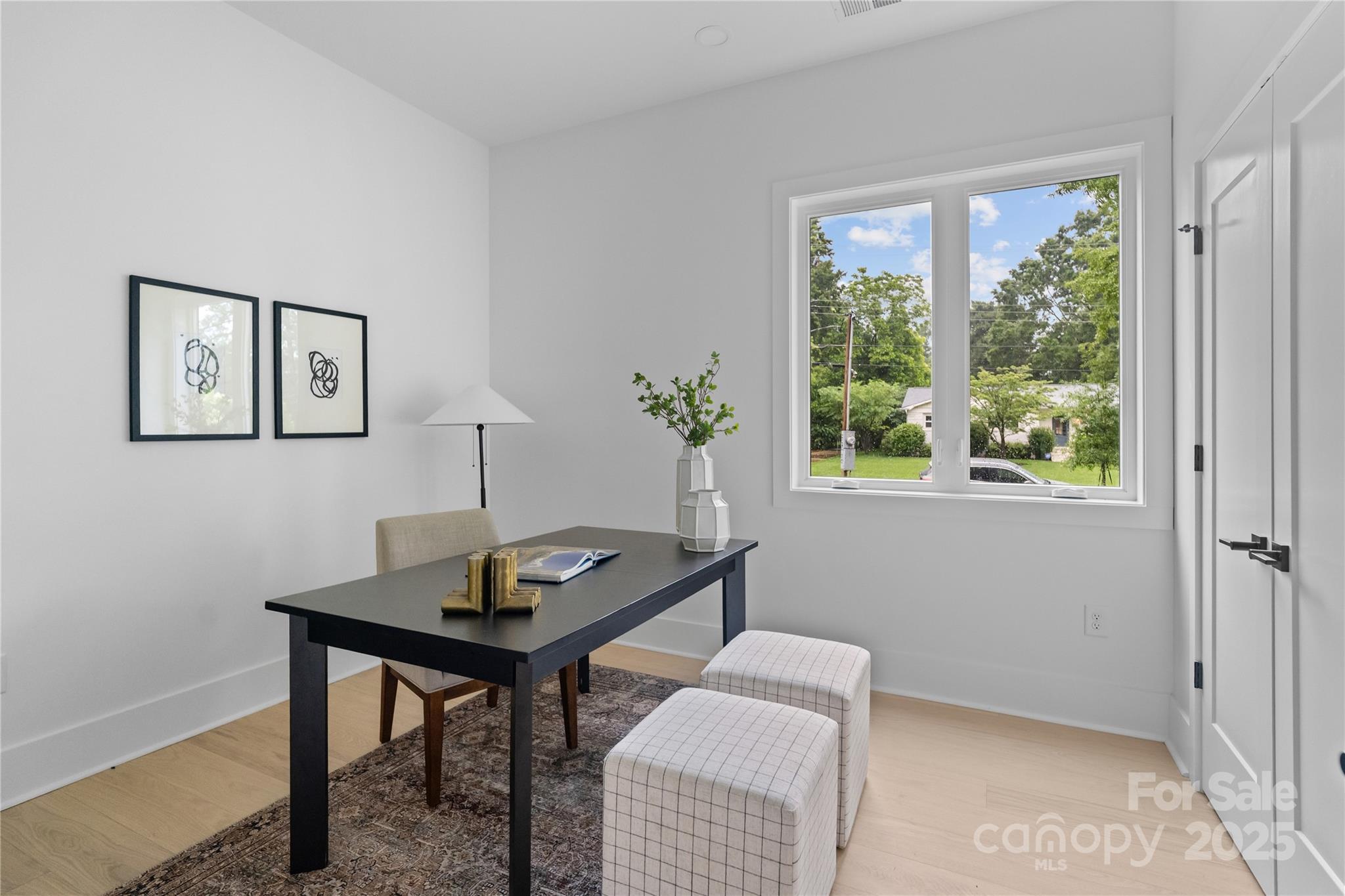 3822 Topsfield Road Charlotte, NC 28211 - Photo 24 of 43 a workspace with furniture and a window