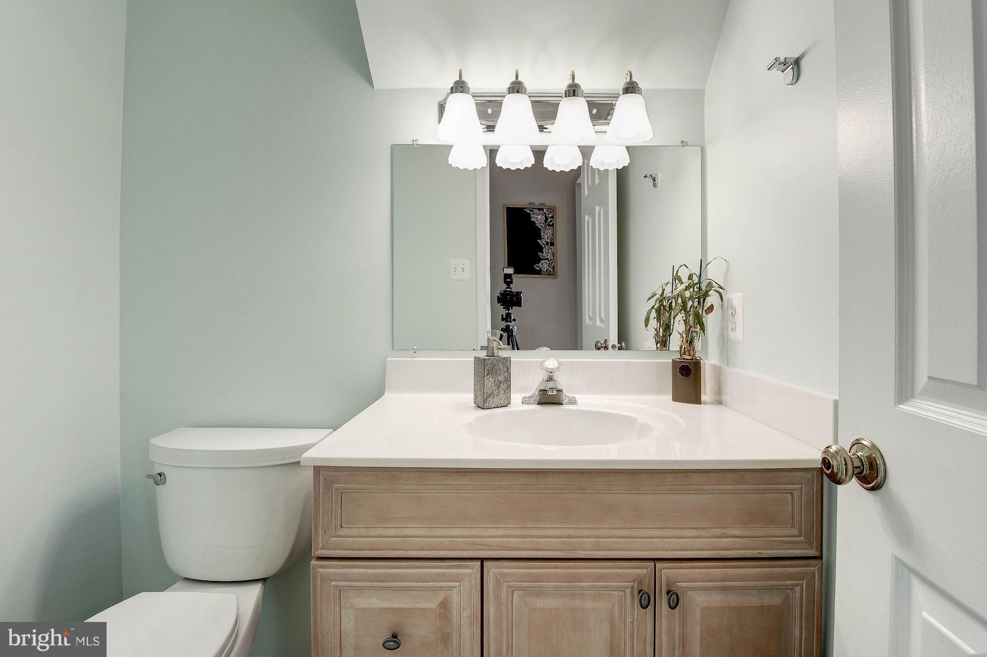 8090 Barcarole Court Springfield, VA 22153 - Photo 17 of 48 Main level powder room