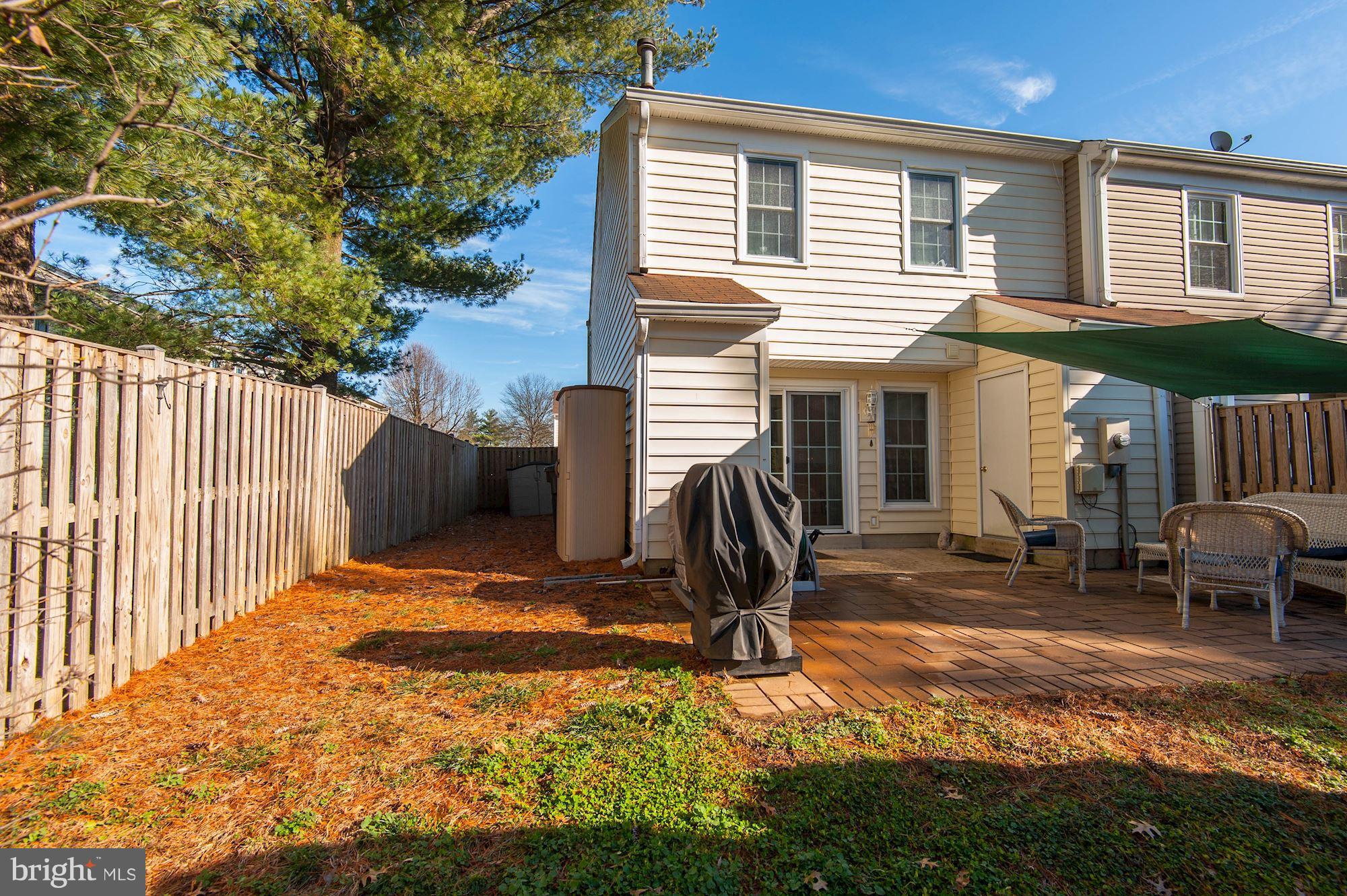 8090 Barcarole Court Springfield, VA 22153 - Photo 3 of 48 Extra large backyard