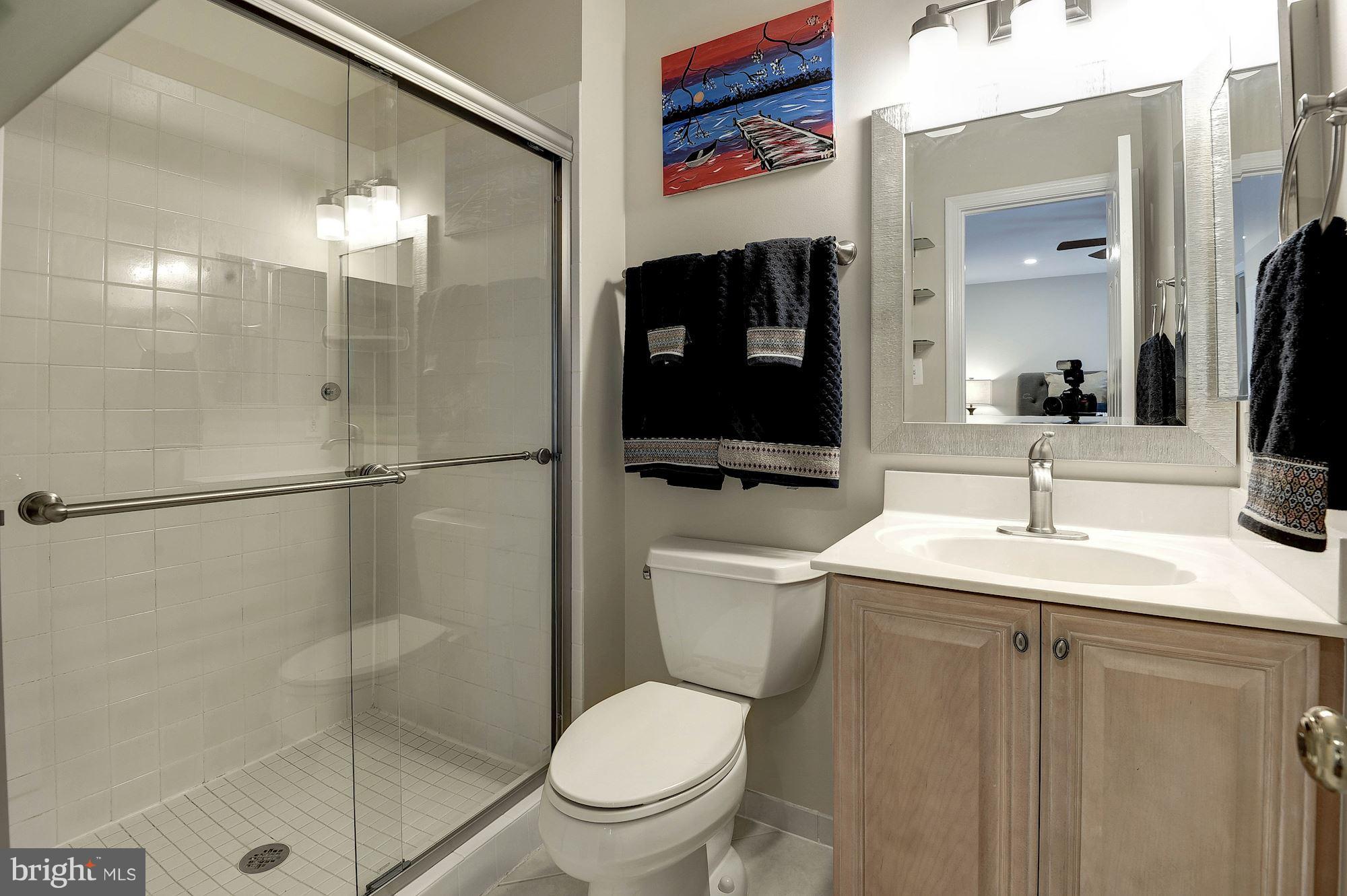 8090 Barcarole Court Springfield, VA 22153 - Photo 31 of 48 Brand new glass shower door
