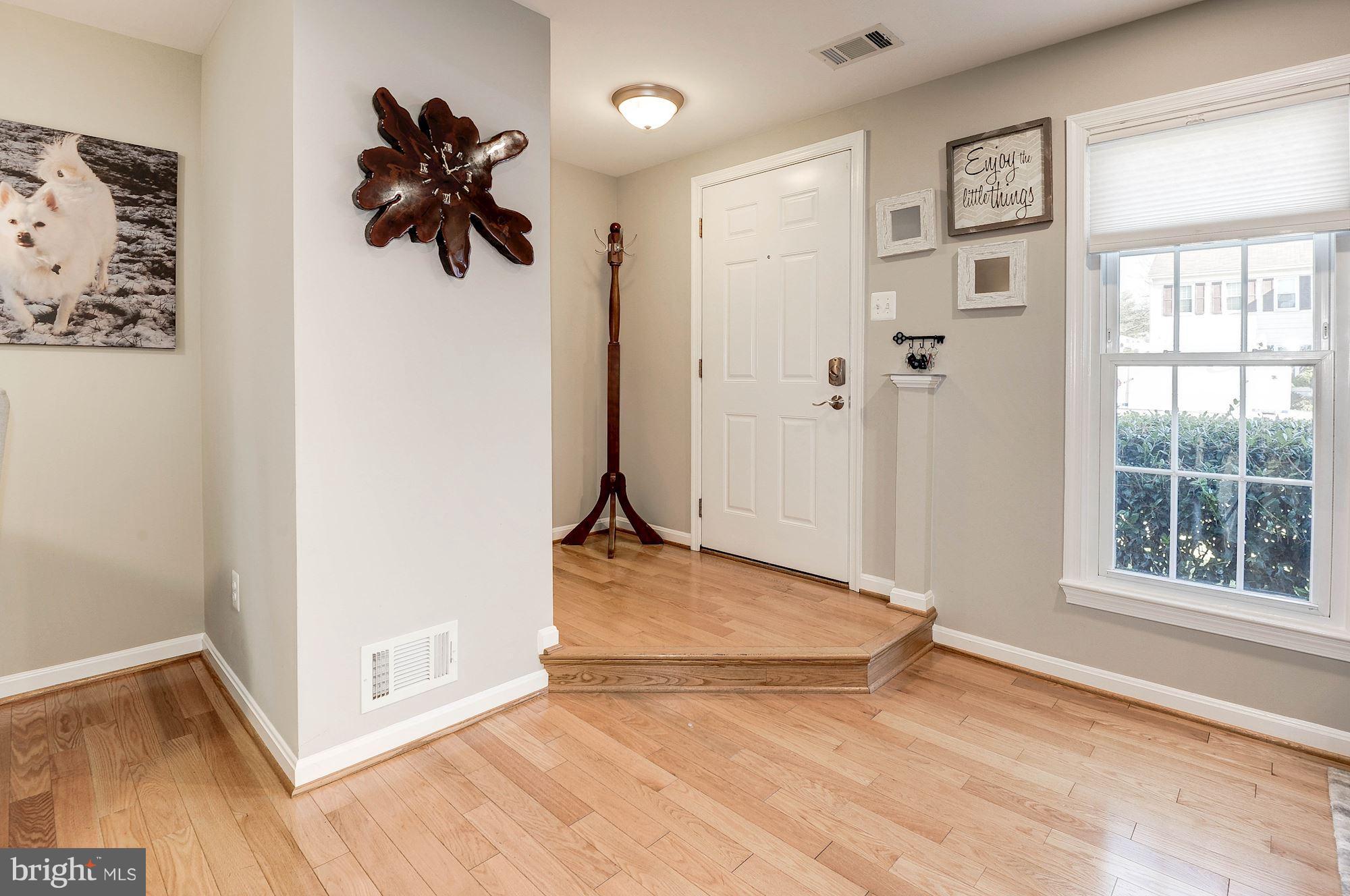 8090 Barcarole Court Springfield, VA 22153 - Photo 7 of 48 Entry foyer with coat closet