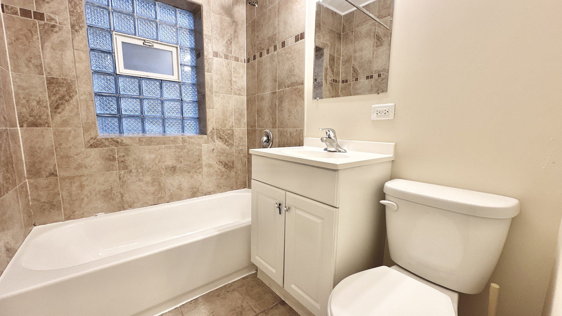 21209 Oak Street Matteson, IL 60443 - Photo 9 of 18 a bathroom with a sink and a toilet