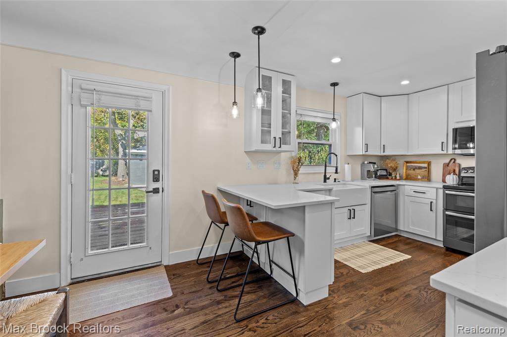 2826 Bembridge Road Royal Oak, MI 48073 - Photo 5 of 24 Gallery Image 5