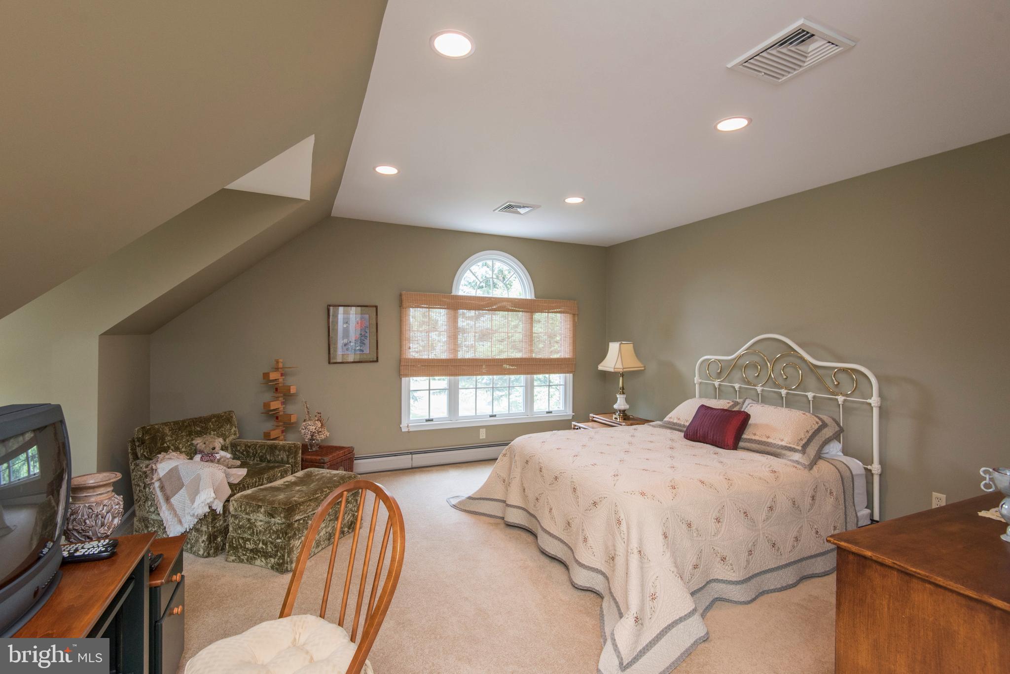 1771 Deer Run Road Bethlehem, PA 18015 - Photo 22 of 32 Gallery Image 22