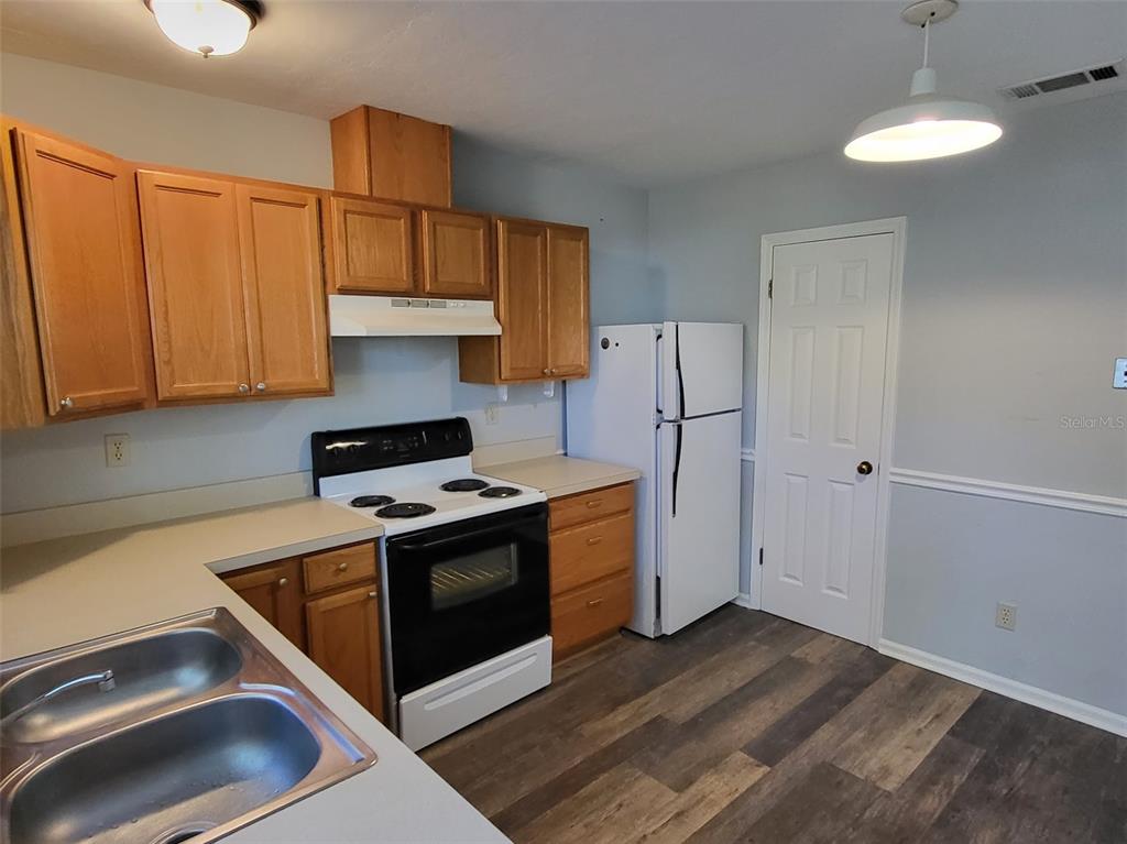 3727 Southwest 28th Terrace, Unit 2 Gainesville, FL 32608 - Photo 6 of 19