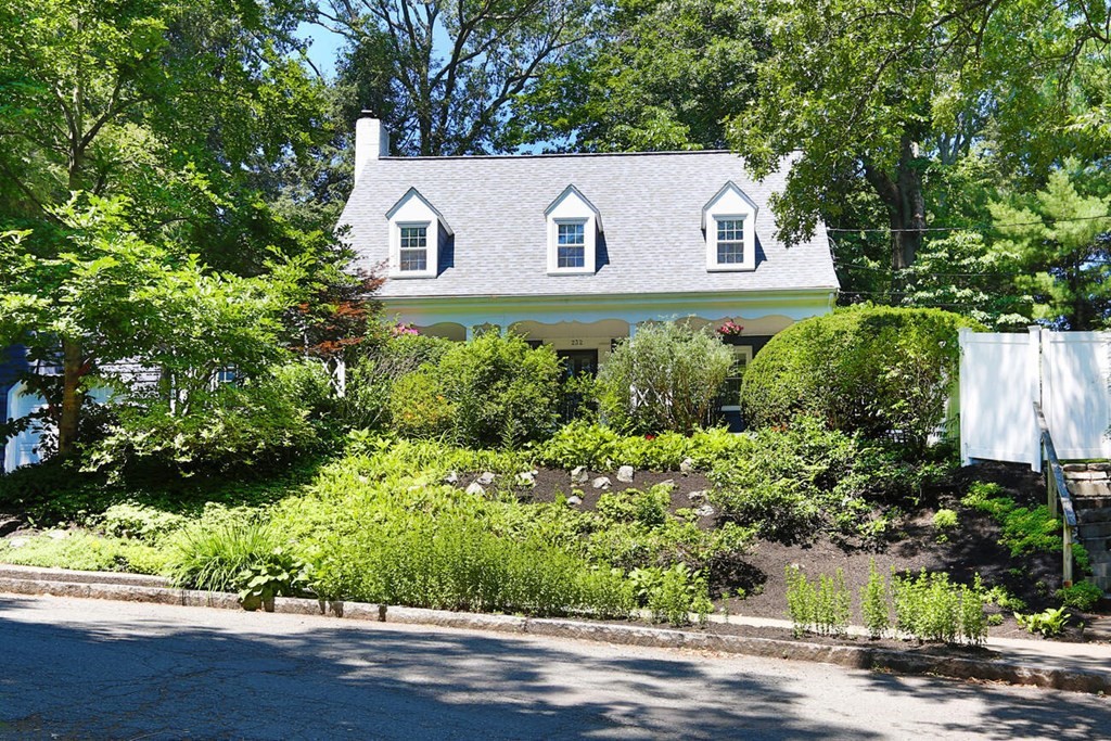 232 Collins Road Newton, MA 02468 - Photo 2 of 20