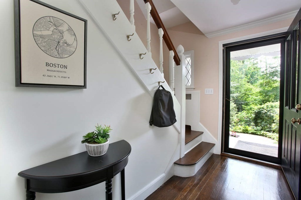 232 Collins Road Newton, MA 02468 - Photo 4 of 20