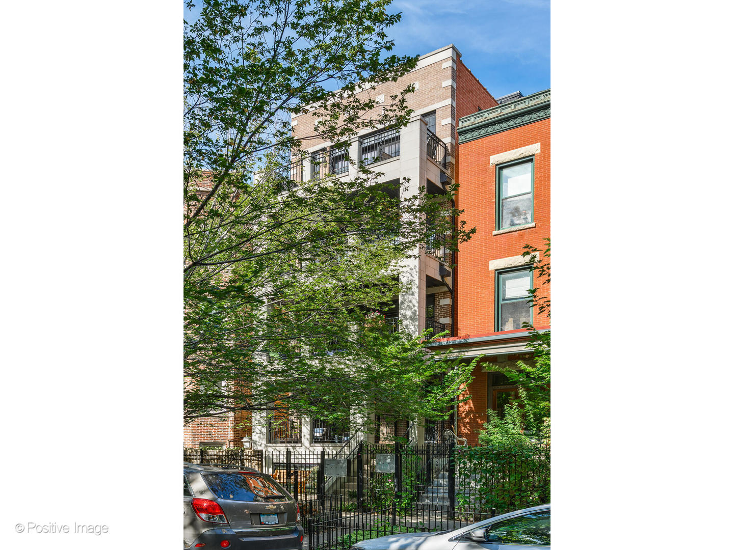 862 West Roscoe Street, Unit 1 Chicago, IL 60657 - Photo 1 of 39