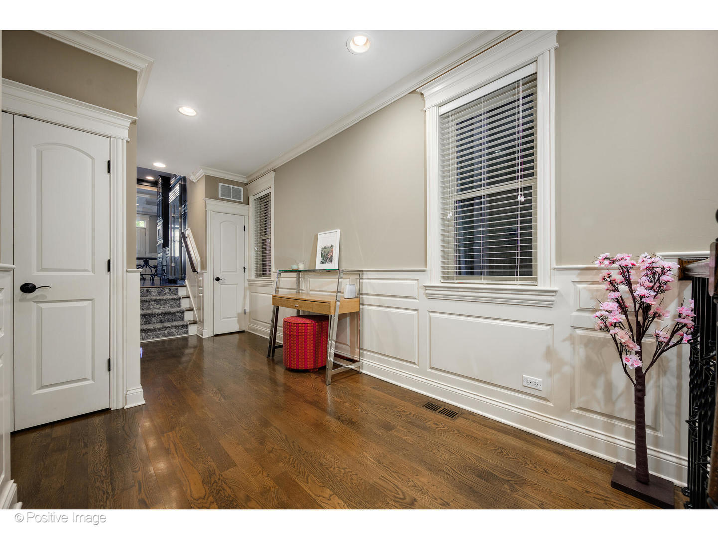 862 West Roscoe Street, Unit 1 Chicago, IL 60657 - Photo 13 of 39