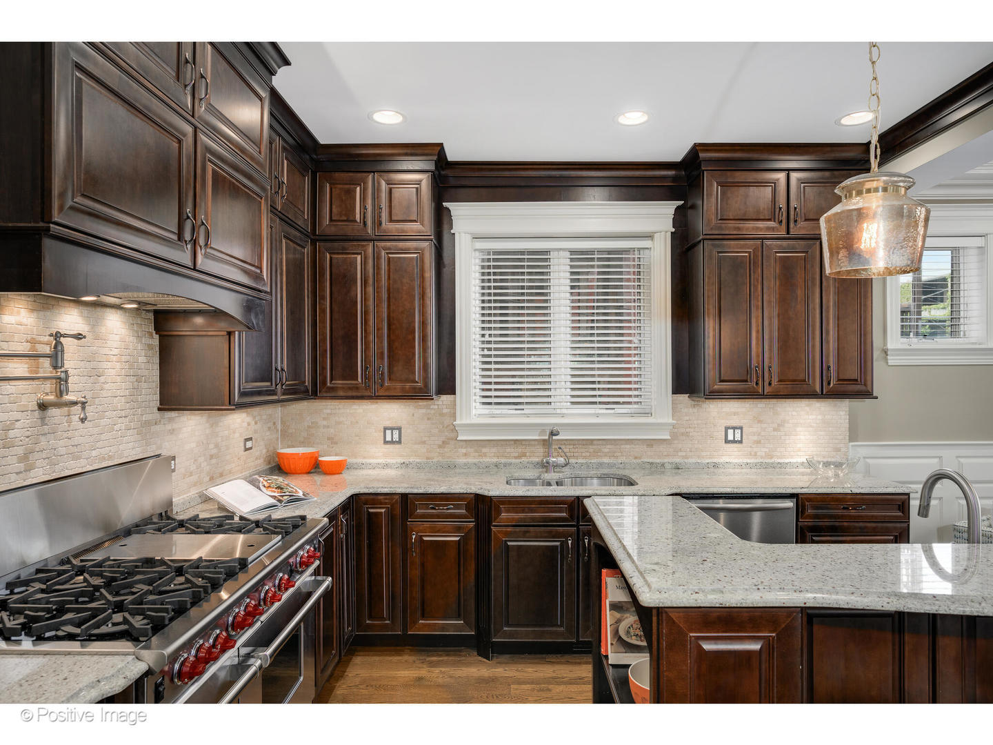 862 West Roscoe Street, Unit 1 Chicago, IL 60657 - Photo 19 of 39
