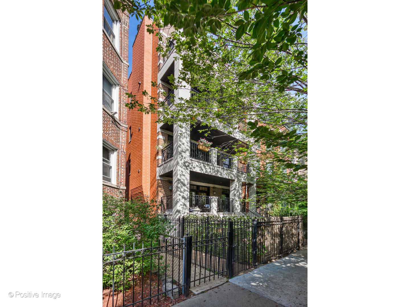 862 West Roscoe Street, Unit 1 Chicago, IL 60657 - Photo 2 of 39