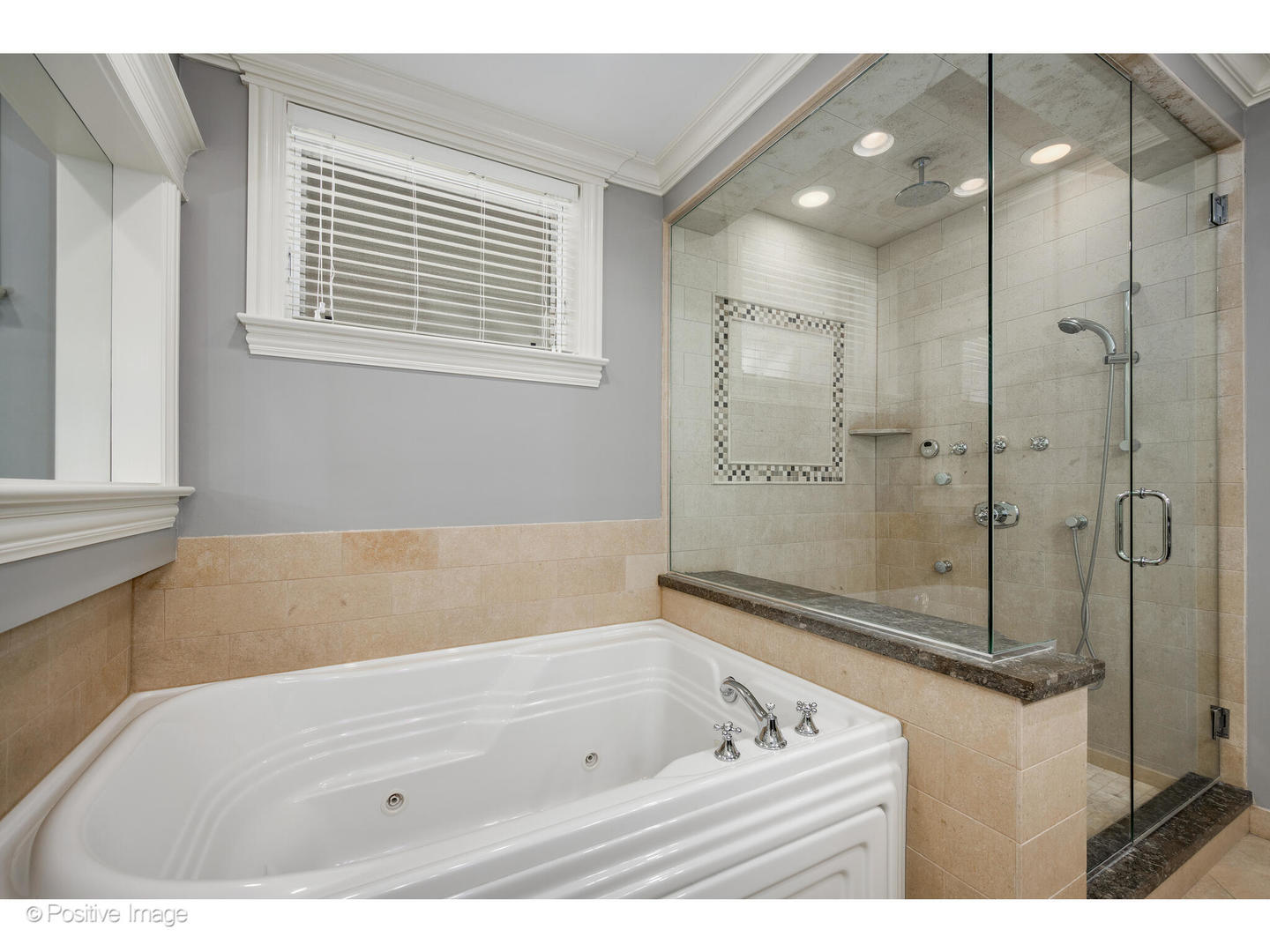 862 West Roscoe Street, Unit 1 Chicago, IL 60657 - Photo 32 of 39