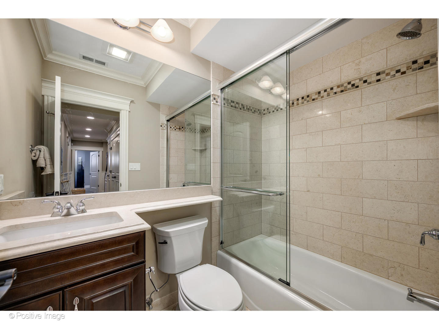 862 West Roscoe Street, Unit 1 Chicago, IL 60657 - Photo 35 of 39