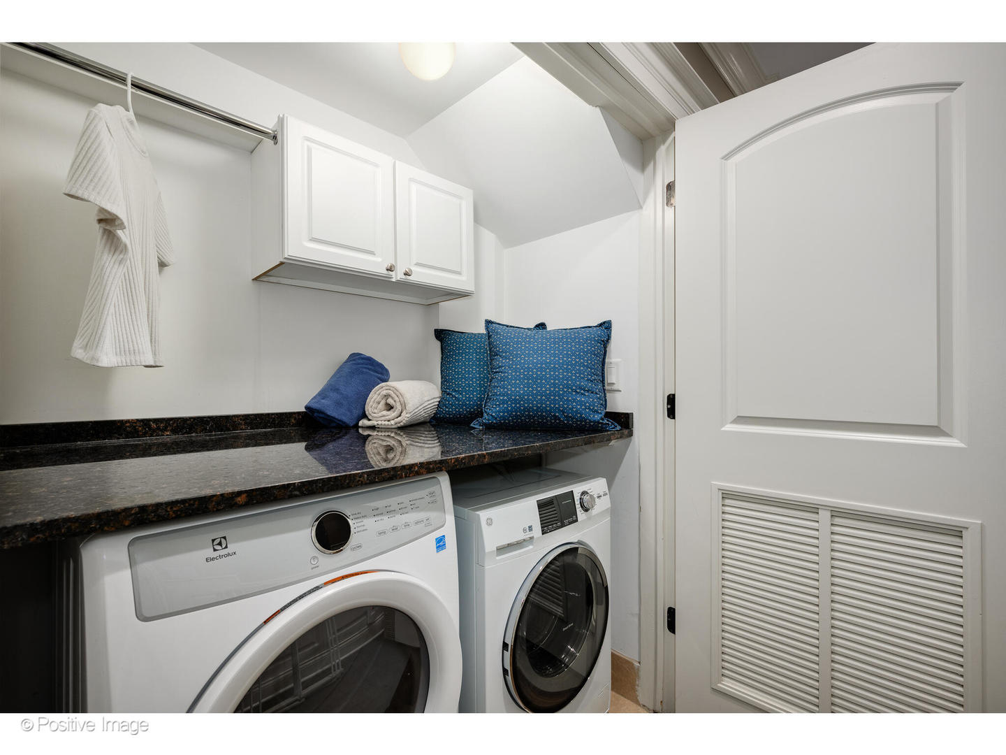 862 West Roscoe Street, Unit 1 Chicago, IL 60657 - Photo 36 of 39