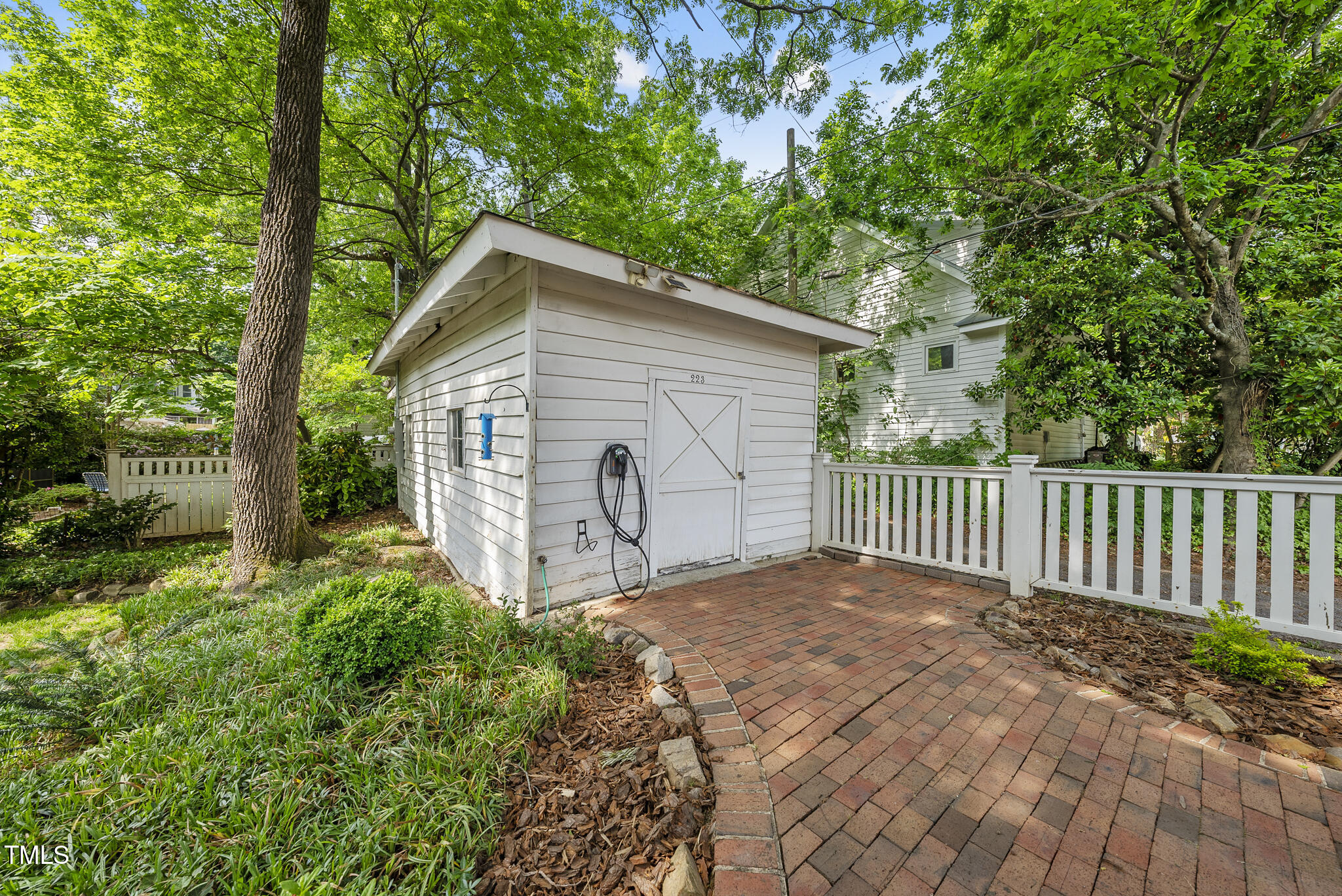 223 Hawthorne Road Raleigh, NC 27605 - Photo 34 of 47 DSC08927