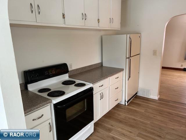 1992 East 25th Street Hibbing, MN 55746 - Photo 7 of 23