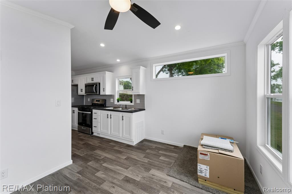 2 Serenity Shore Fenton, MI 48430 - Photo 4 of 22