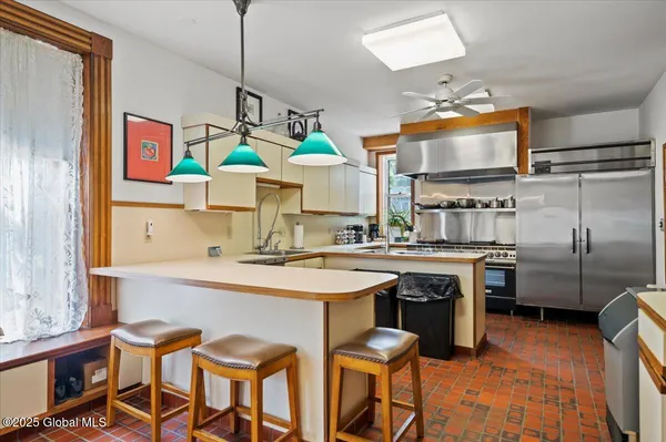 $3,250,000 | 605 North Broadway, Saratoga Springs, NY 12866