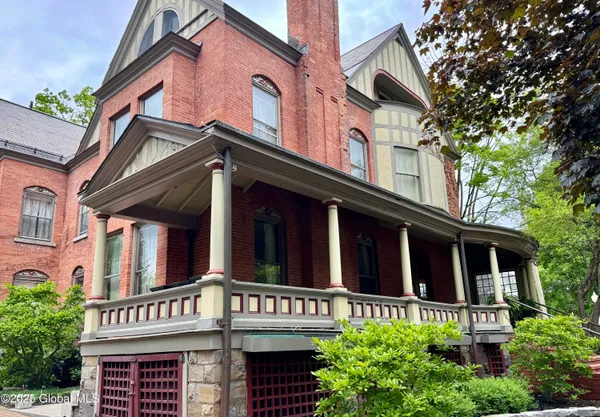 $3,250,000 | 605 North Broadway, Saratoga Springs, NY 12866