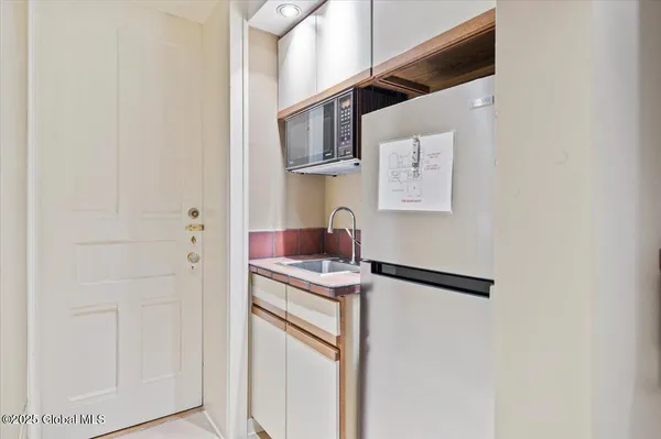 $3,250,000 | 605 North Broadway, Saratoga Springs, NY 12866